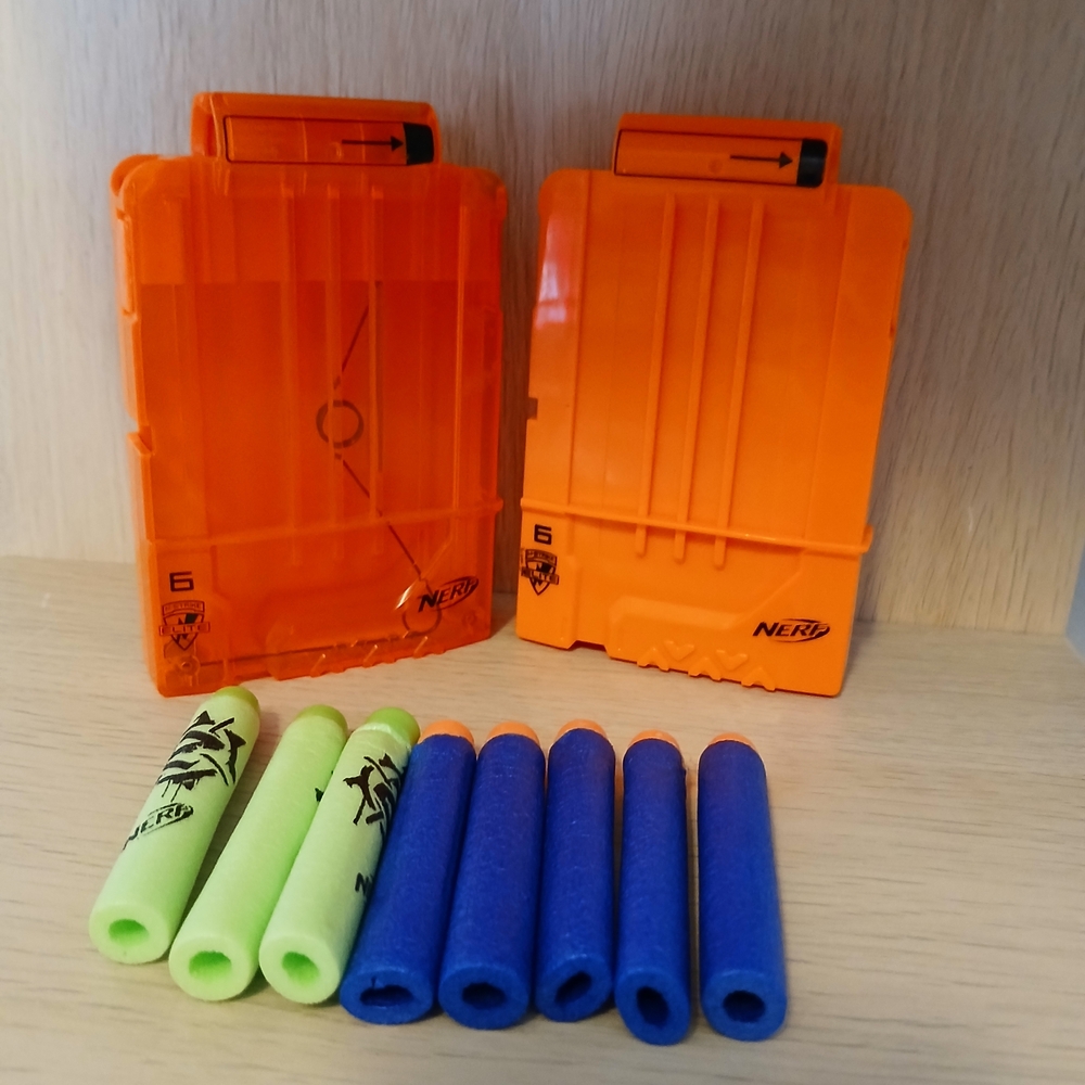Nerf N-Strike Elite 2//6-round Magazines & 8 Ammo